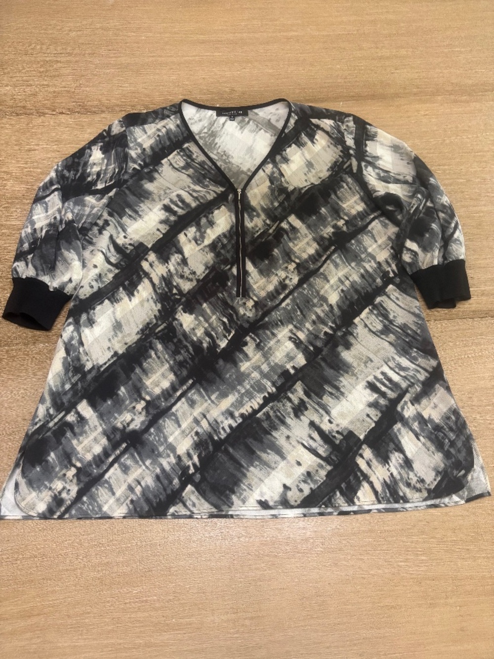 Lafayette 148 New York Half Zip Abstract Print Blouse Size Medium
